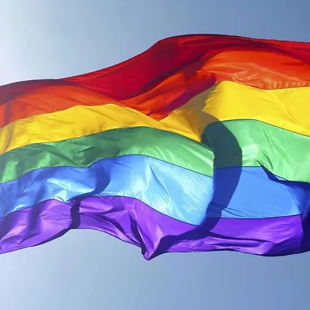 Aircondition Orange 4 Metro 65'tv Fast Wifi Netflix Hbo Appletv 公寓 *