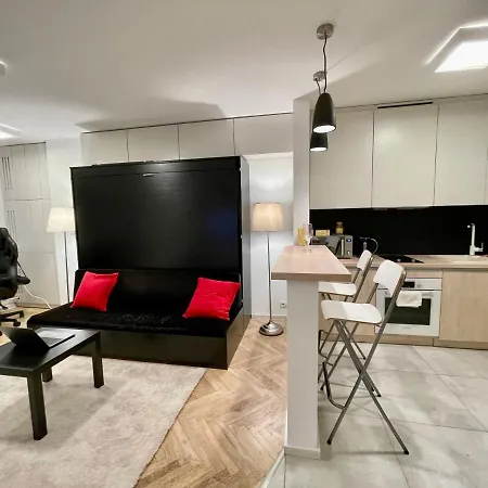 Aircondition Orange 4 Metro 65'tv Fast Wifi Netflix Hbo Appletv *