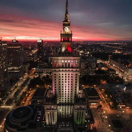 Aircondition Orange 4 Metro 65'tv Fast Wifi Netflix Hbo Appletv