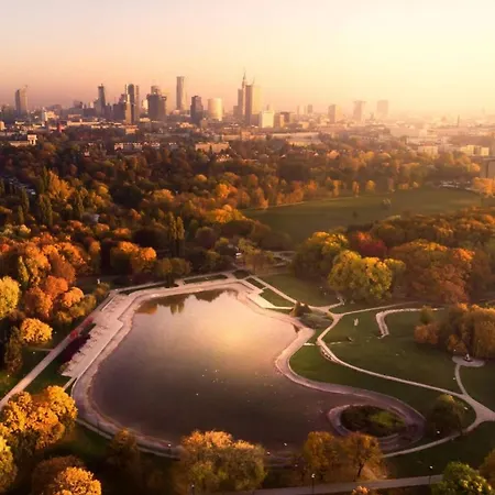 Aircondition Orange 4 Metro 65'tv Fast Wifi Netflix Hbo Appletv 公寓